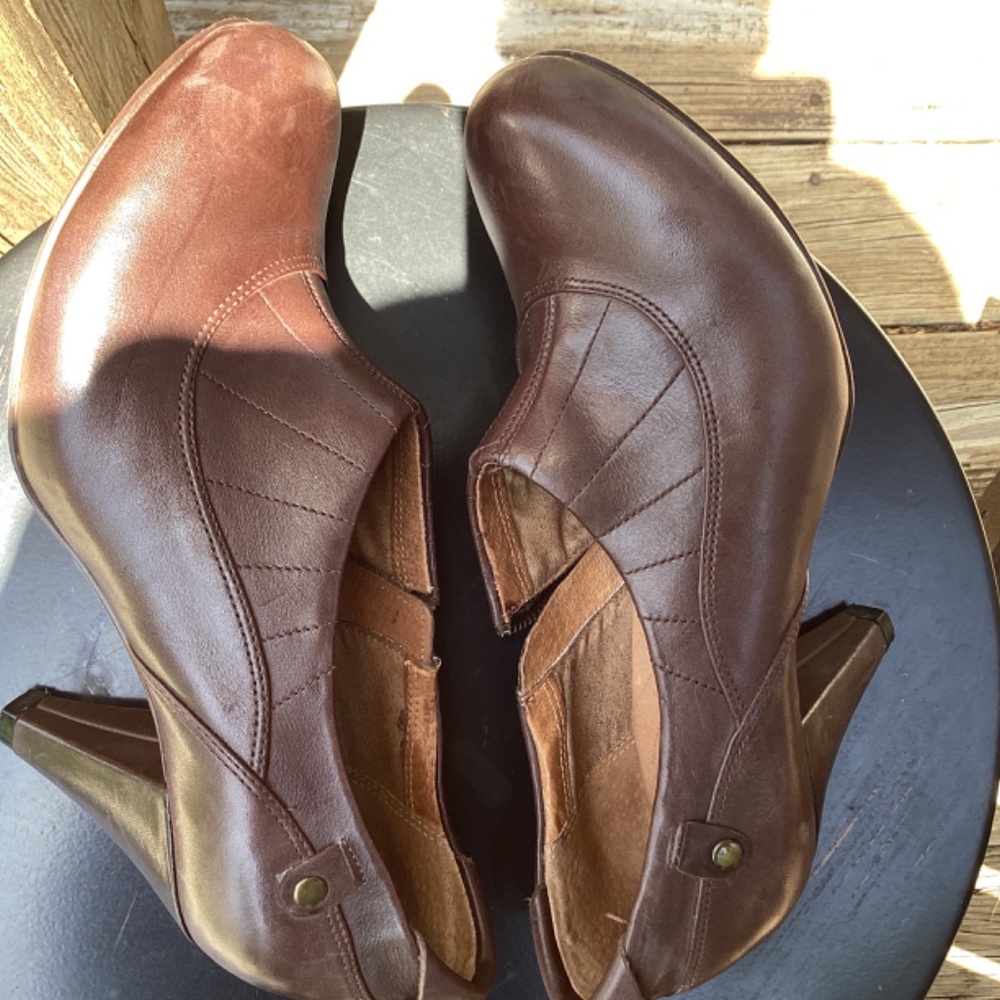 Clarks booties - Picture 2 of 6